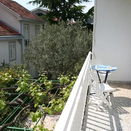Apartments And Rooms By The Sea Zaostrog, Makarska - 2661 Gasthof 3*