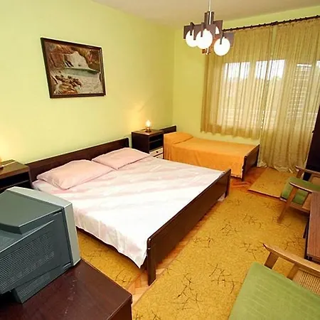 Apartments And Rooms By The Sea Zaostrog, Makarska - 2661