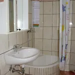 Apartments And Rooms By The Sea Zaostrog, Makarska - 2661 Guest house 3*